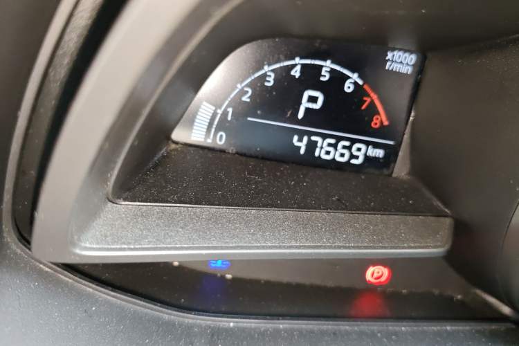 Used Mazda 3 Axela 2017 Sedan 1.5L Automatic Luxury Model Emission Standard China V Odometer Close Up