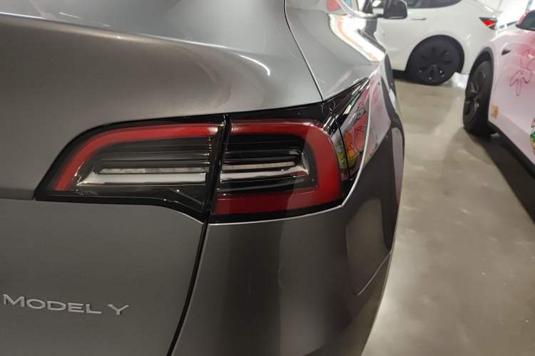 Used Tesla Model Y 2024 Rear-Wheel-Drive Version
