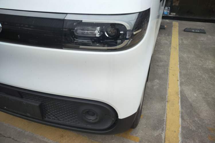 Used SAIC MAXUS Dana V1 2025 V1+ Long Wheelbase High-Roof Multi-Function Version (62 kWh)