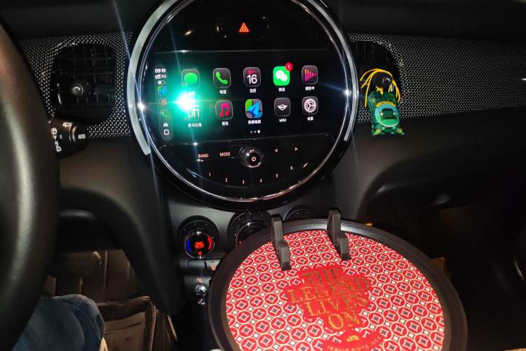 Used MINI MINI 2022 1.5T COOPER Artist Five-Door Edition