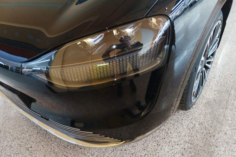 Used Hima AITO M9 2024 Range-Extended Ultra Version 42 kWh 6-Seater Model Left Front Headlight