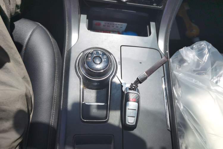 Used Ford Mondeo 2018 EcoBoost 180 Smart Control Fashion Model China V Standard Gear Lever