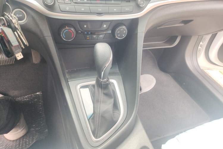 Used Buick GT 2021 1.3T Automatic Mild Hybrid Elite Version Gear Lever