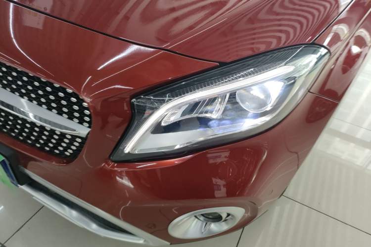 Used Mercedes-Benz GLA 2017 GLA 220 4MATIC Fashion Model Left Front Headlight