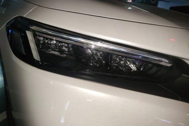 Used Honda Civic 2022 240TURBO CVT Dynamic Edition Right Front Headlight