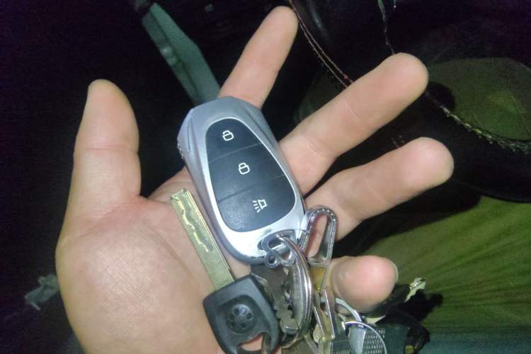 Used Nissan X-Trail 2019 2.0L CVT 7-Seater Comfort Version 2WD