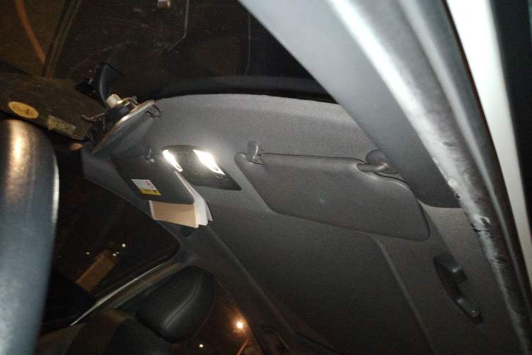 Used Honda XR-V 2017 1.8L EXi CVT Comfort Version Headliner