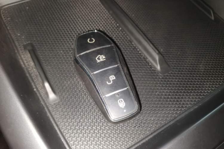 Used BYD Qin PLUS 2025 DM-i Smart Drive 55KM Leading Model Interior 1