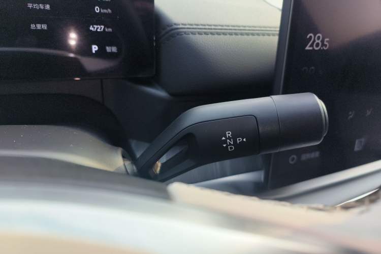 Used Geely Galaxy A7 2025 Model EM-i 150km Starship Edition Gear Lever