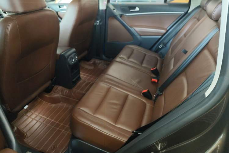 Used Volkswagen Tiguan 2015 2.0 TSI Automatic All-Wheel Drive Luxury Edition