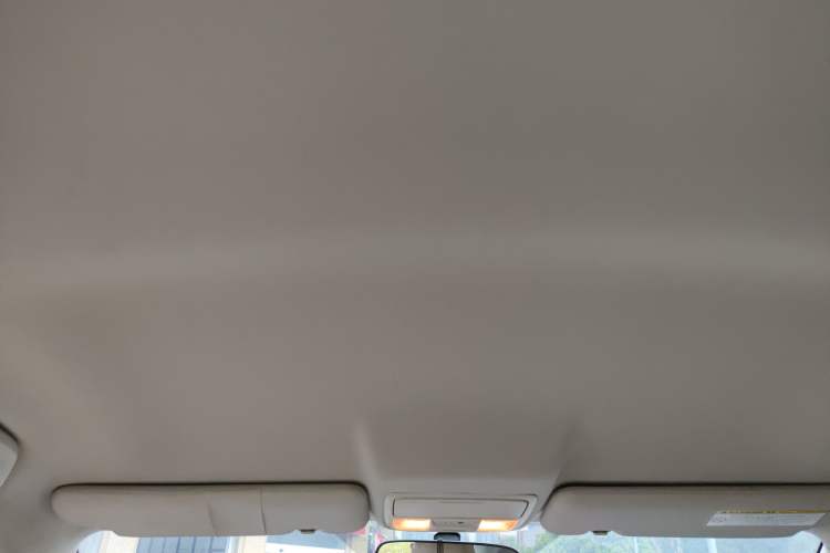 Used Honda CR-V 2012 2.0L two-wheel drive urban version Headliner