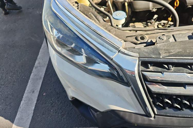 Used Venucia T70 2018 2.0L CVT Smart Enjoyment Sport Edition Right Front Headlight