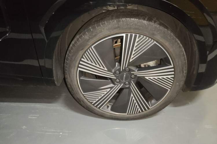 Used Lynk & Co 08 EM-P 2023 245km Ultra-Long Range Halo Right Front Wheel Hub