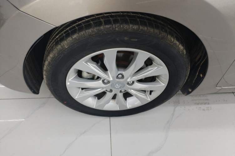 Used Hyundai Elantra (5th Generation / Langdong) 2016 1.6L Automatic Prestige Model Exterior 4