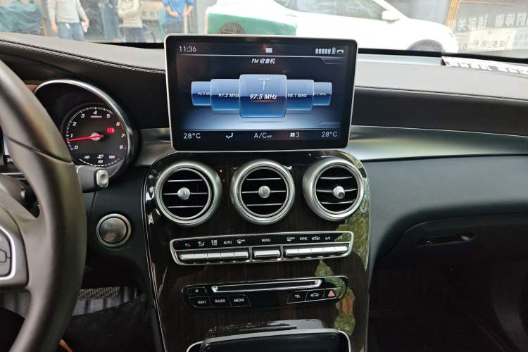 Used Mercedes-Benz GLC 2017 GLC 260 4MATIC Luxury Model