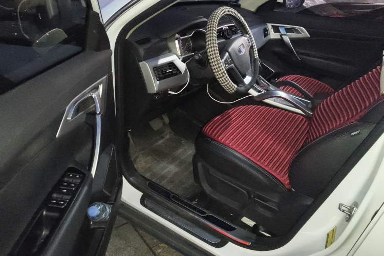 Used Geely Auto Emgrand X7 Sport 2016 1.8TD Automatic ZhiShang Model
