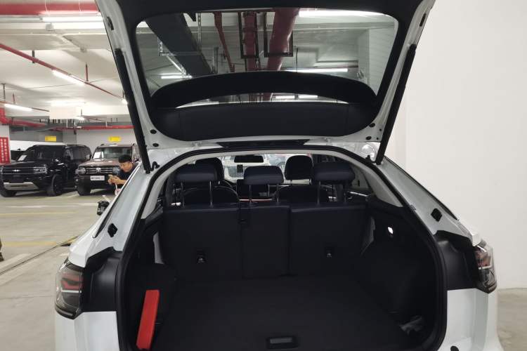 Used Volkswagen Tayron X 2023 330TSI Two-Wheel-Drive Prestige High-Energy Version Trunk