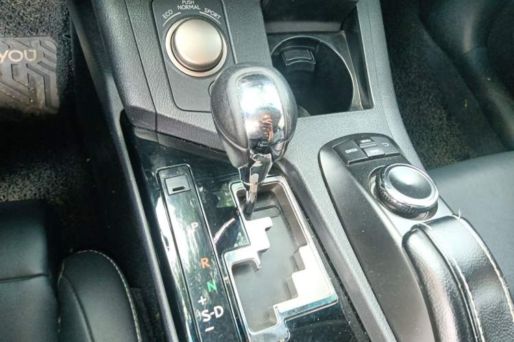 Used Lexus ES 2014 250 Elite Edition Gear Lever