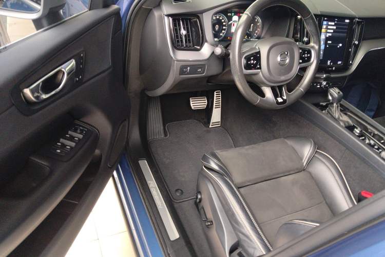 Used Volvo XC60 2018 T5 4x4 Smart & Sporty Edition