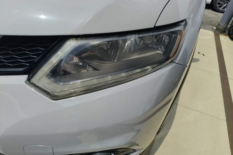 Used Nissan X-Trail 2015 2.0L CVT Comfort MAX Edition 2WD Left Front Headlight