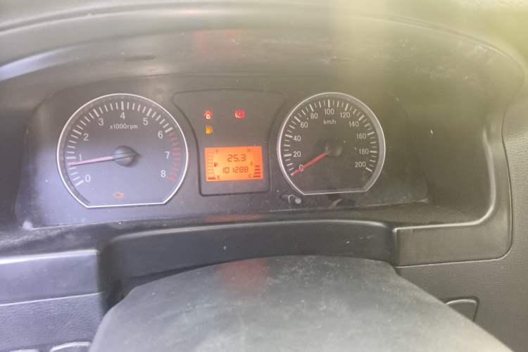 Used FORTHING Lingzhi 2015 M3 1.6L 7-Seater Standard Model Instrument Cluster