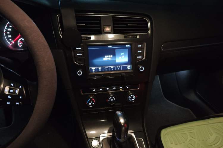 Used Volkswagen Golf 2017 230TSI Automatic Luxury Million-Vehicle Commemorative Edition
