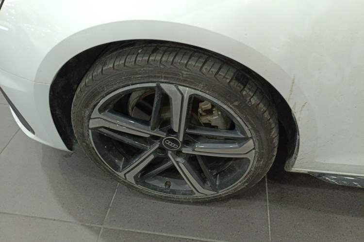 Used Audi A4L 2024 40 TFSI Luxury Dynamic Edition Left Front Wheel Hub