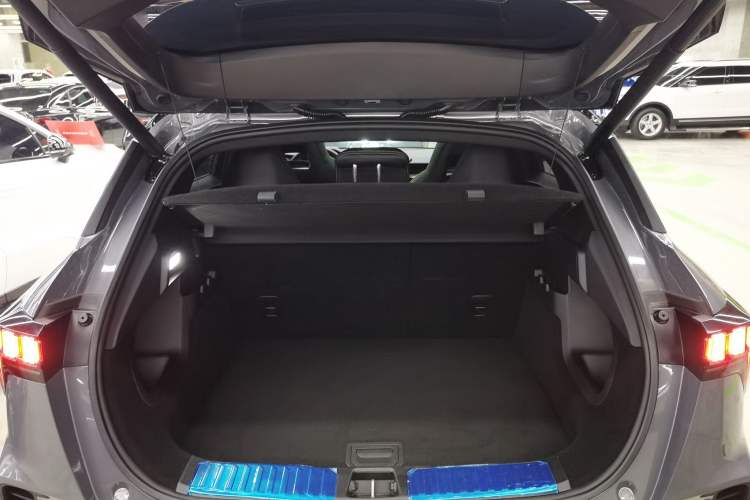 Used Lynk & Co 06 2023 Remix 1.5T Dynamic Halo
