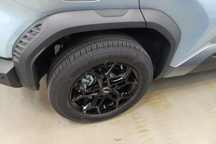 Used Formula Leopard Titanium 3 2025 501 km Range Rear-Wheel Drive Intelligent Driving Max Edition