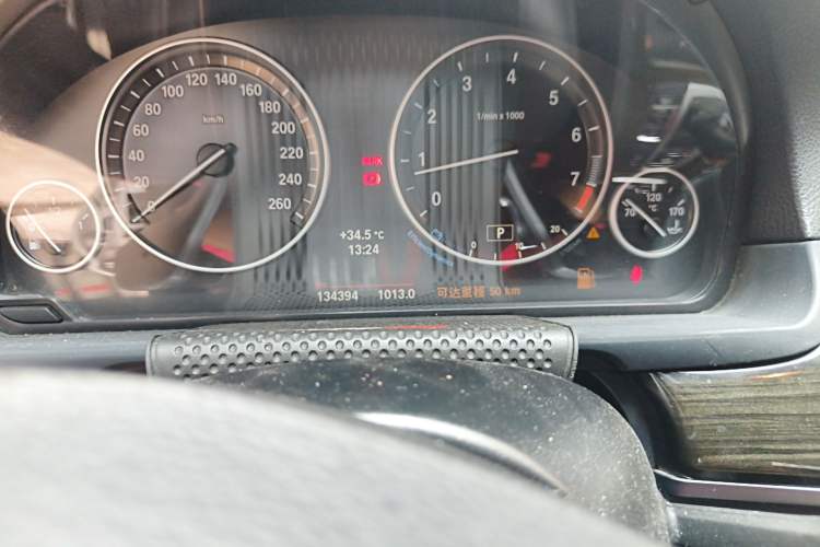 Used BMW 5 Series 2014 535i Design Package Model Odometer Close Up