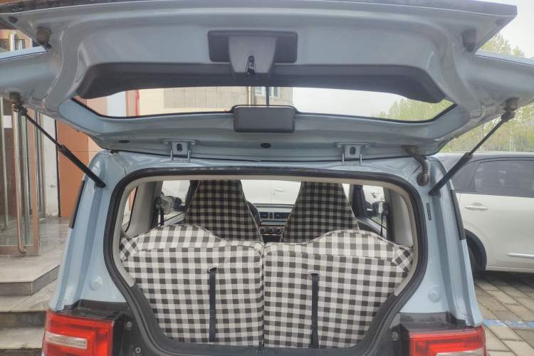 Used Wuling Hongguang MINIEV 2020 Zizai Version Lithium-NMC Trunk