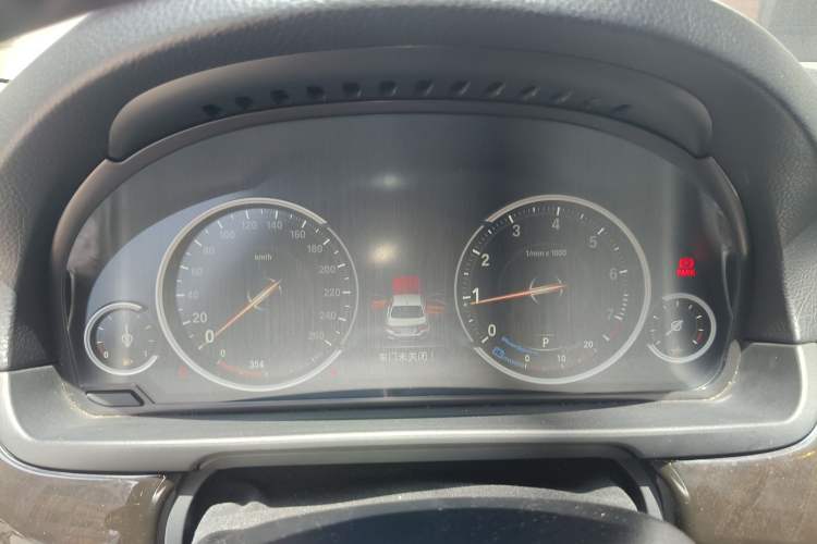 Used BMW 5 Series 2014 528Li Leading Model
