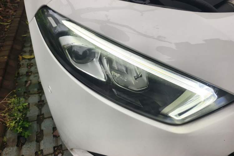 Used Mercedes-Benz A-Class 2020 Restyled A 200 L Sport Sedan Fashion Version Right Front Headlight