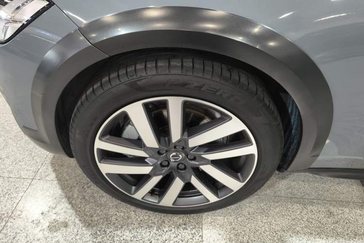 Used Volvo V90 2022 Cross Country B5 AWD Smart Range Edition
