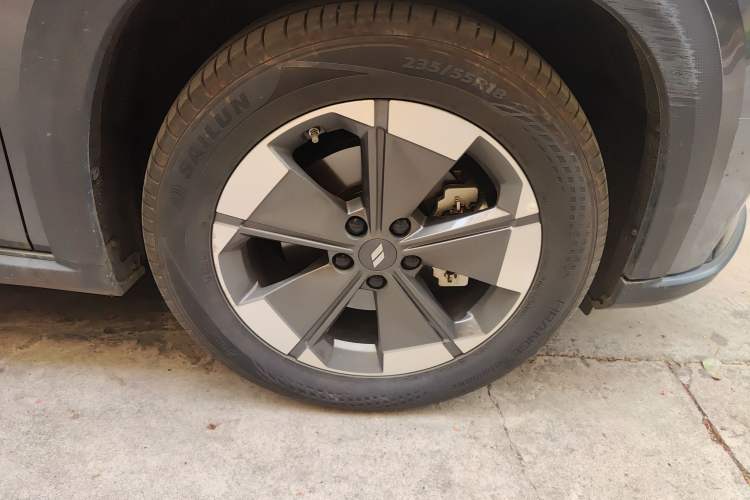 Used Livan 7 2023 605 km ZHU FENG Right Front Wheel Hub