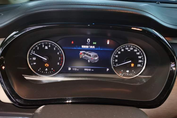 Used Buick GL8 2023 Land Executive Class Deluxe Model
