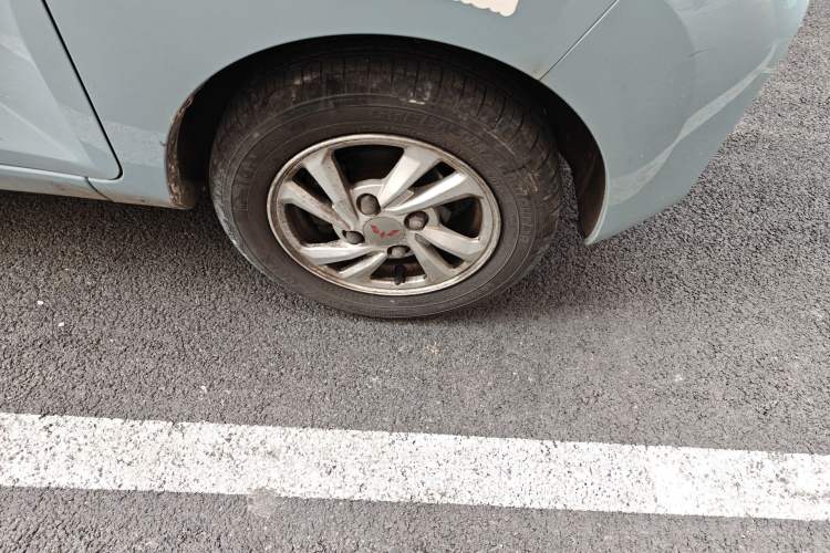 Used Wuling Hongguang MINIEV 2020 Enjoyment Model Lithium Iron Phosphate Right Front Wheel Hub