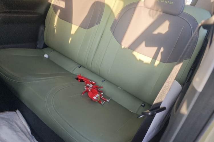 Used Geely Galaxy Panda 2024 200km Panda Rider Left Rear Seat