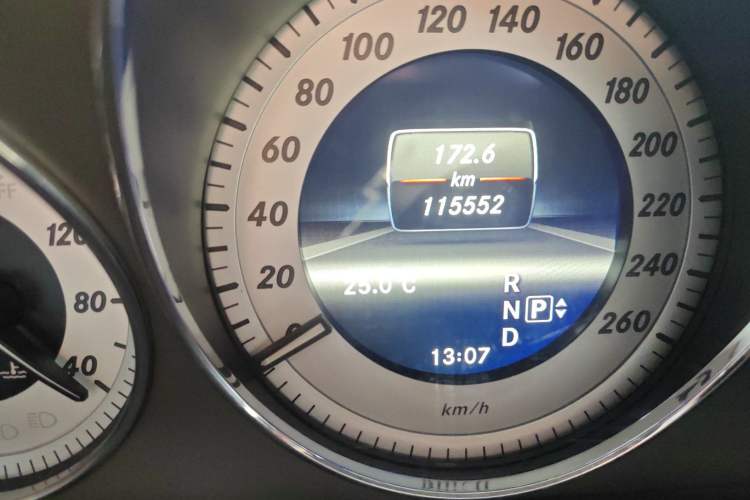 Used Mercedes-Benz GLK-Class 2013 GLK 300 4MATIC Dynamic Edition Odometer Close Up