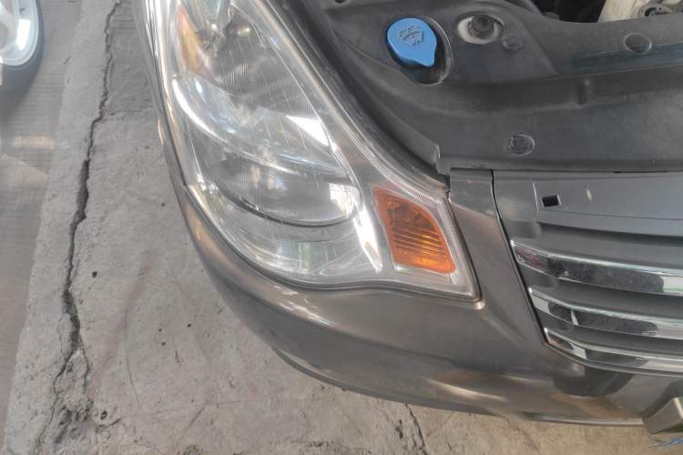 Used Nissan Sylphy 2012 Classic 1.6XE Automatic Comfort Edition Right Front Headlight