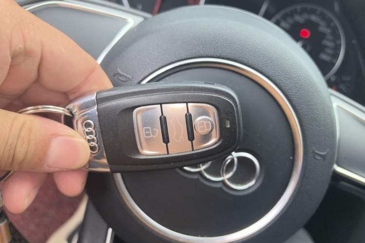 Used Audi Q5 2016 40 TFSI Trendy Edition Vehicle Key