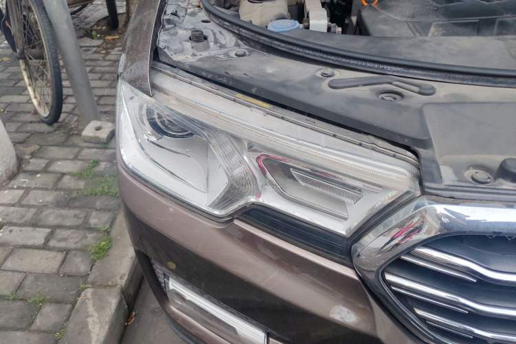 Used Haval H7 2016 Blue-Label H7 2.0T Automatic Luxury Model Right Front Headlight