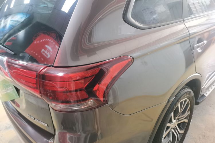 Used Mitsubishi Outlander 2018 2.0L Two-Wheel Drive Glory Edition 5 Seats
