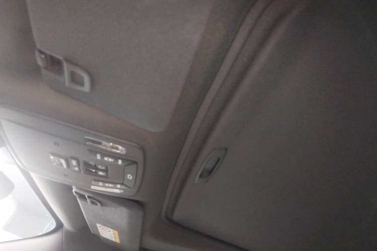 Used Toyota Granvia 2024 2.5L Hybrid Prestige ULTRA Edition
