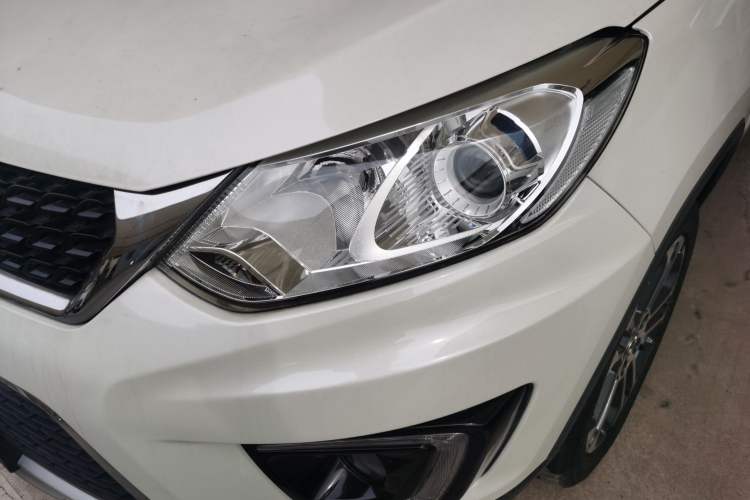 Used BAIC Senova X35 2016 1.5L Automatic Luxury Edition Left Front Headlight