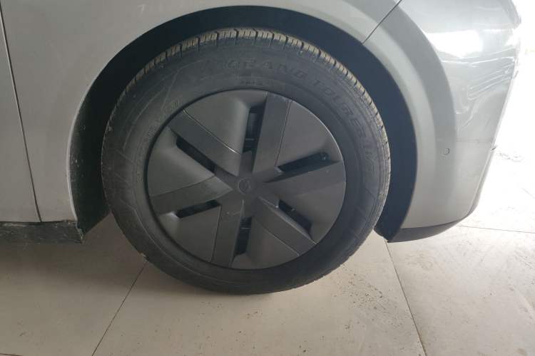 Used Li Auto MEGA 2024 Ultra Model
