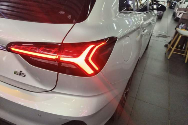 Used Roewe Ei5 2021 500 Admiration Edition Exterior 3