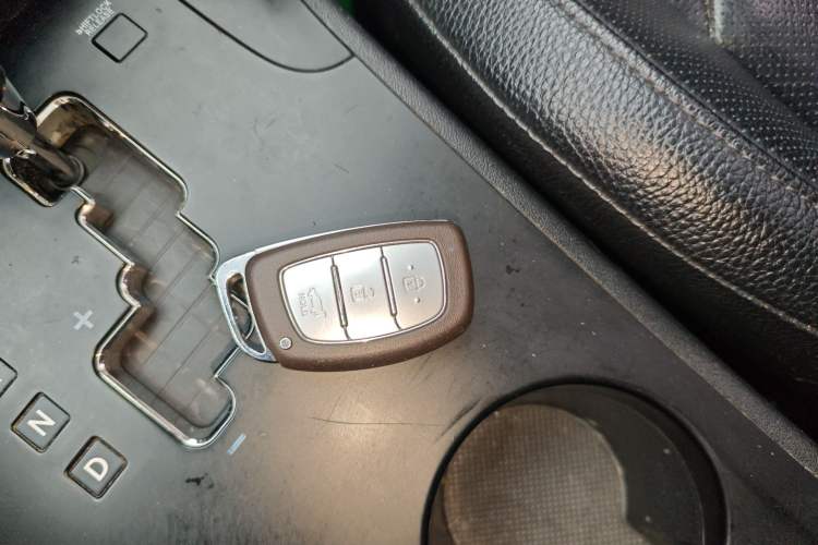 Used Hyundai ix35 2015 2.0L Automatic 2WD Smart Version China V Standard
