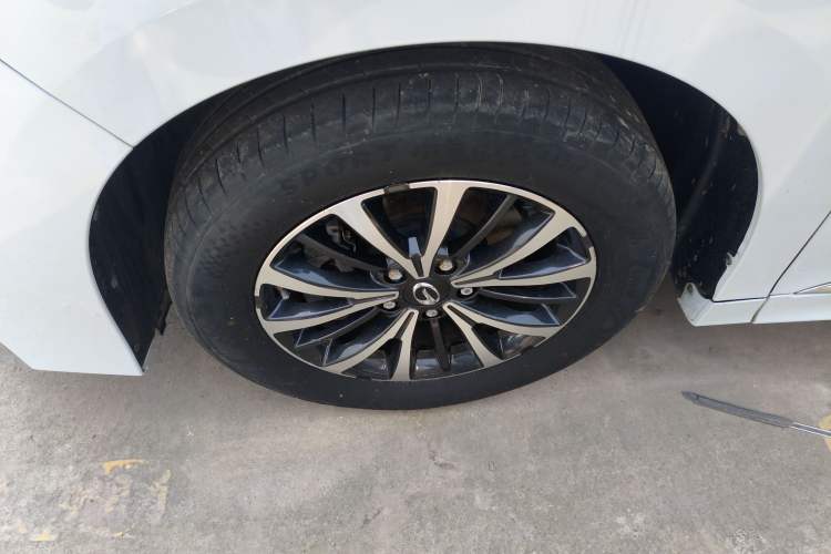 Used GAC Trumpchi M8 2021 Revised Version Lingxiu Series 390T Luxury Edition Left Front Wheel Hub