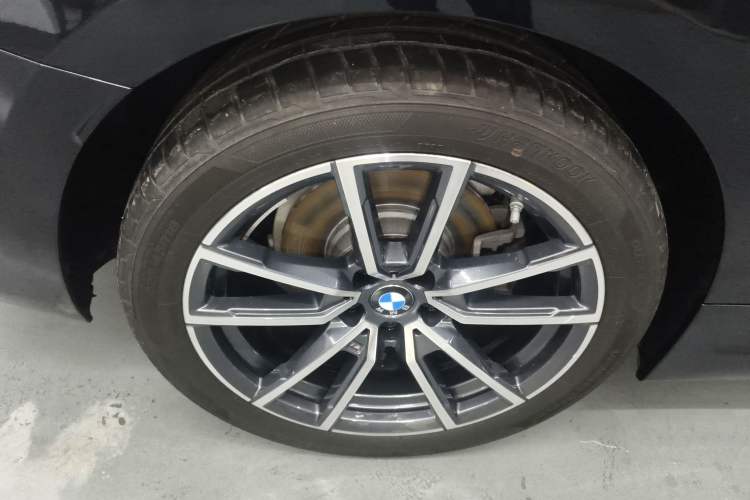 Used BMW 3 Series 2025 325Li M Sport Package Right Rear Wheel Hub